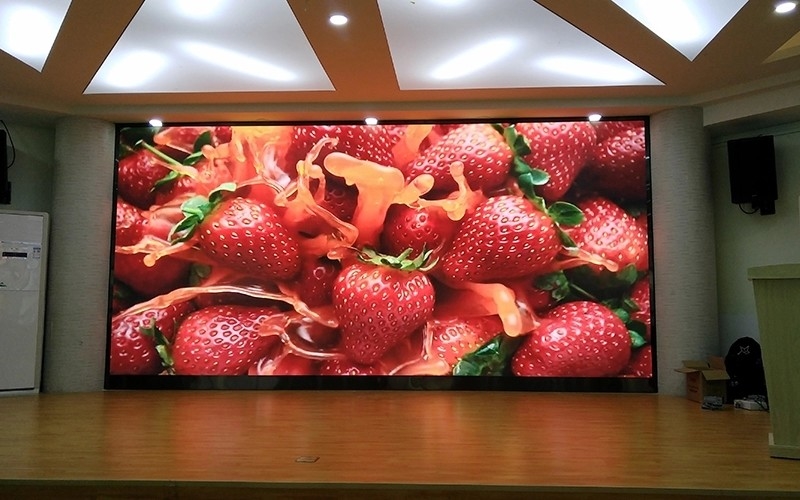 palmo a todo color interior de la larga vida de la pantalla LED 1R1G1B SMD3528 del brillo 2000CD/Sqm